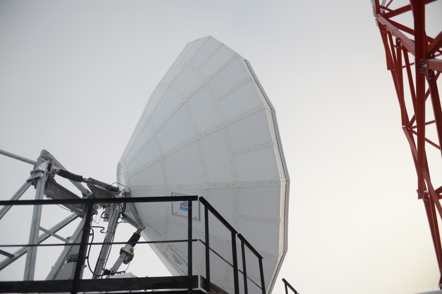 Коммуникационный хаб магистральной сети спутниковой связи