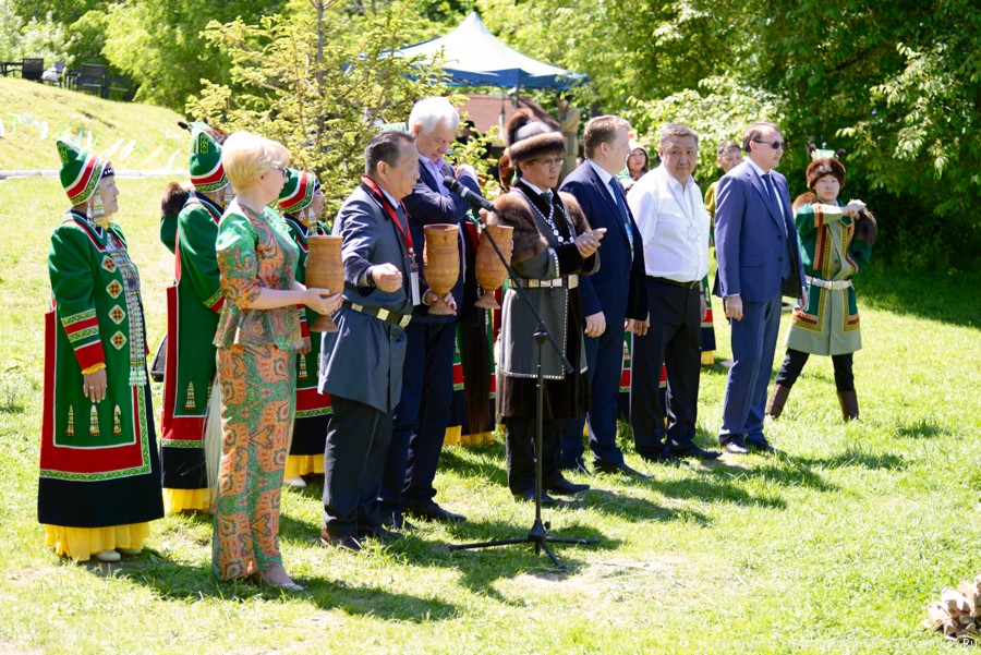 Якутский национальный праздник встречи лета Ысыах в Хабаровске