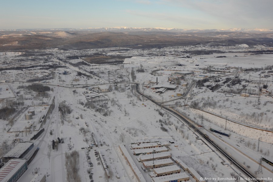 Заснеженные окраины города Комсомольска-на-Амуре с высоты