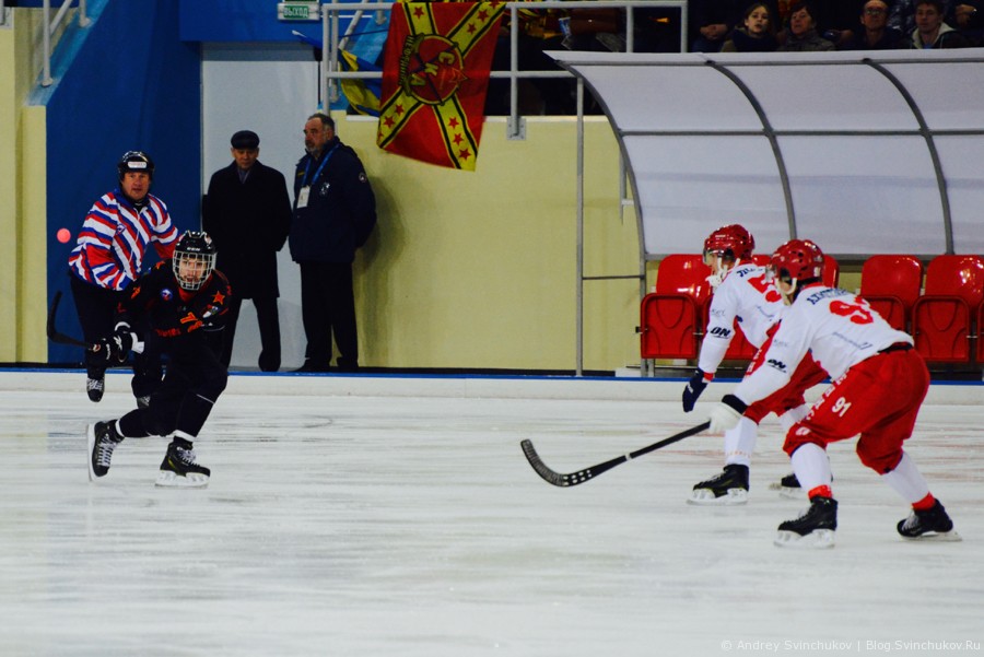 Полуфинальный матч между командами "СКА-Нефтяник" и "Енисей"
