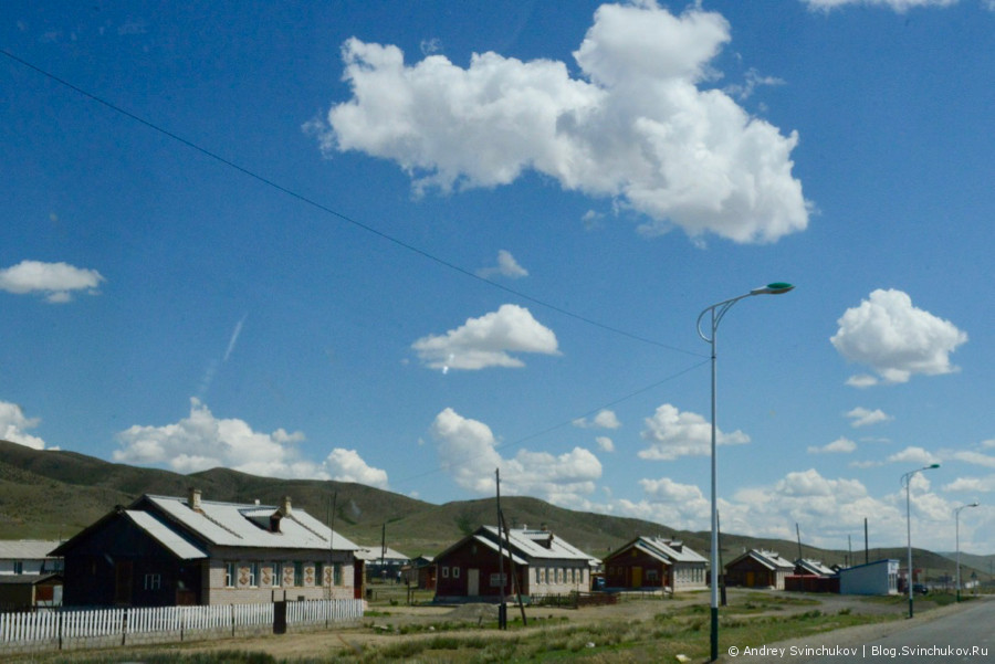 Монголия. Дорога на Улан-Батор и город Баруунхараа